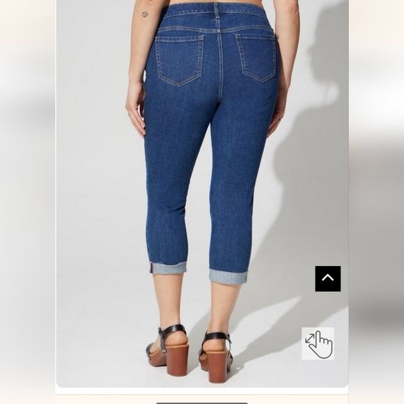 Torrid Crop Boyfriend Straight Vintage Stretch Mid-Rise Jean plus size 26 - Picture 3 of 7